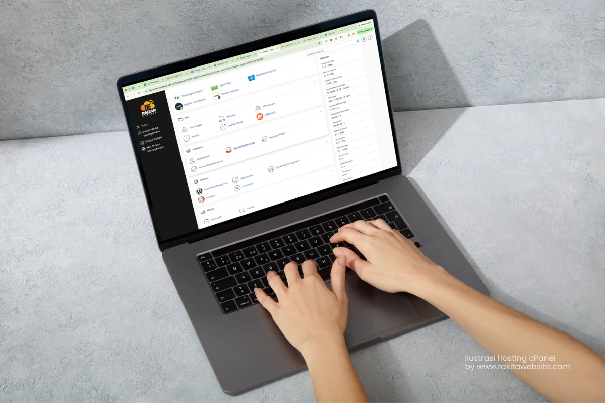 Ilustrasi bedanya domain dan hosting melalui tampilan website di browser dan File Manager cPanel.